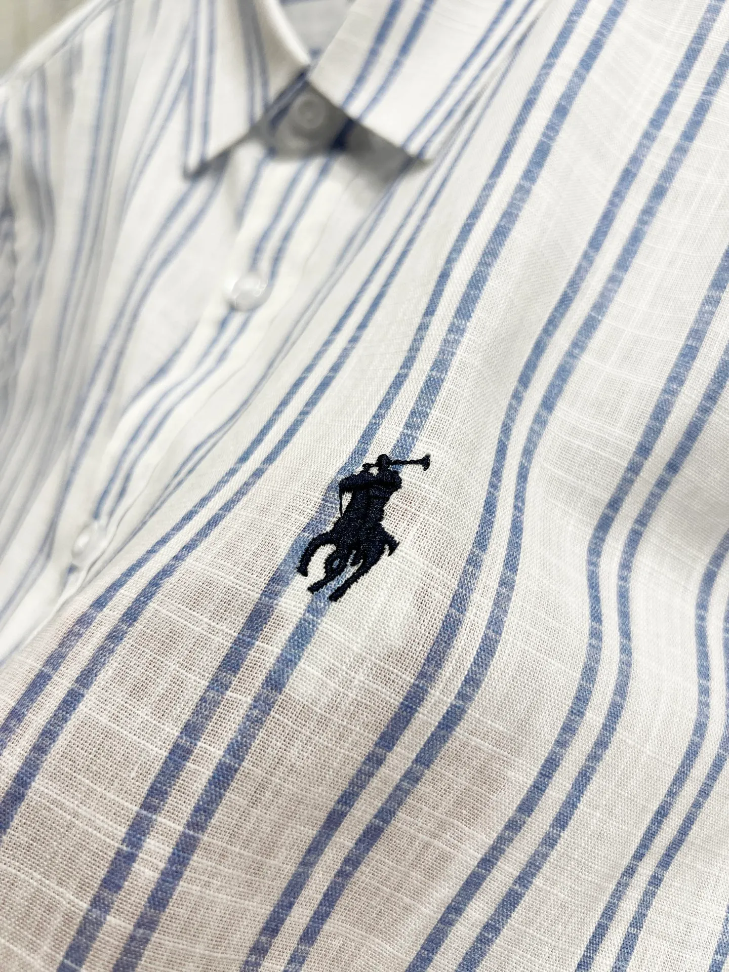 P192 Style number: T56 Ralph Lauren & Ralph Lauren small striped shirt made of slub cotton, can be used as a sun protection shirt Color: blue Size: M (110-125 pounds) L (125-140 pounds) XL (140-155 pounds) 2XL (155-170 pounds)